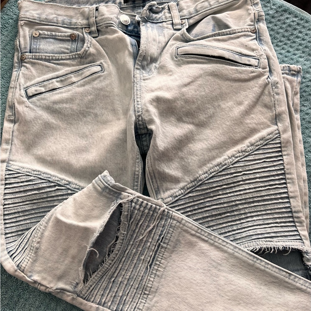 Mens PacSun Moto jeans.  28x30 nice jeans, ripped knee, Moto design.  Excellent